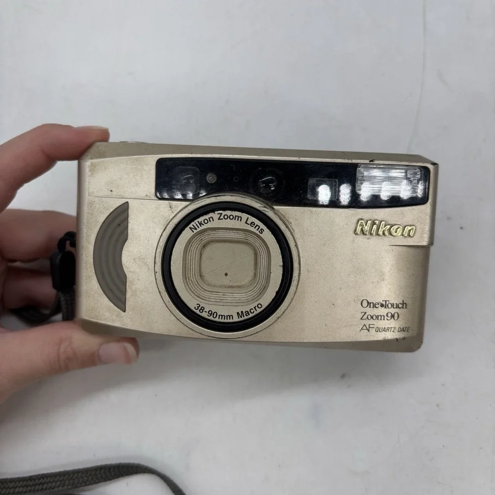 Nikon One-Touch Zoom 90 AF Quartz 35MM Film Camera 38-90mm Untested
